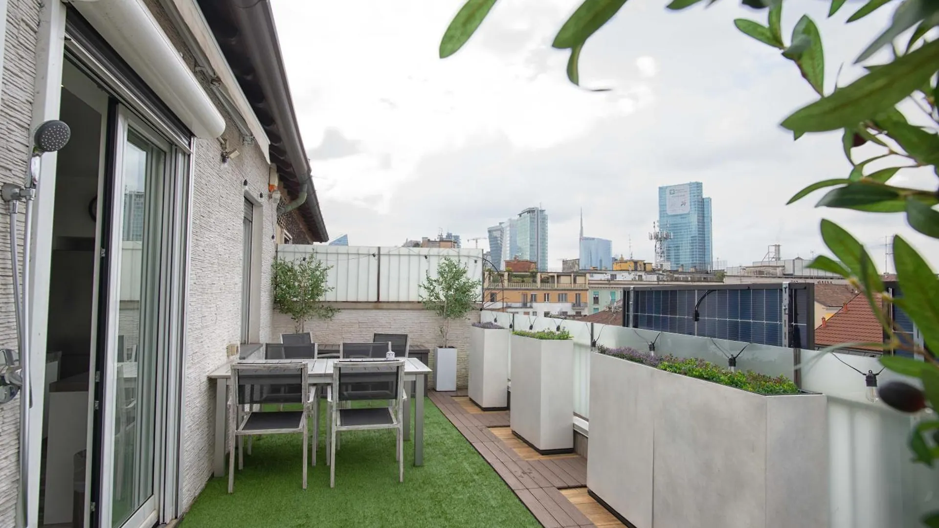 Luxury Flat With Terrace / Stunning Skyline View Apartment Milan Italy