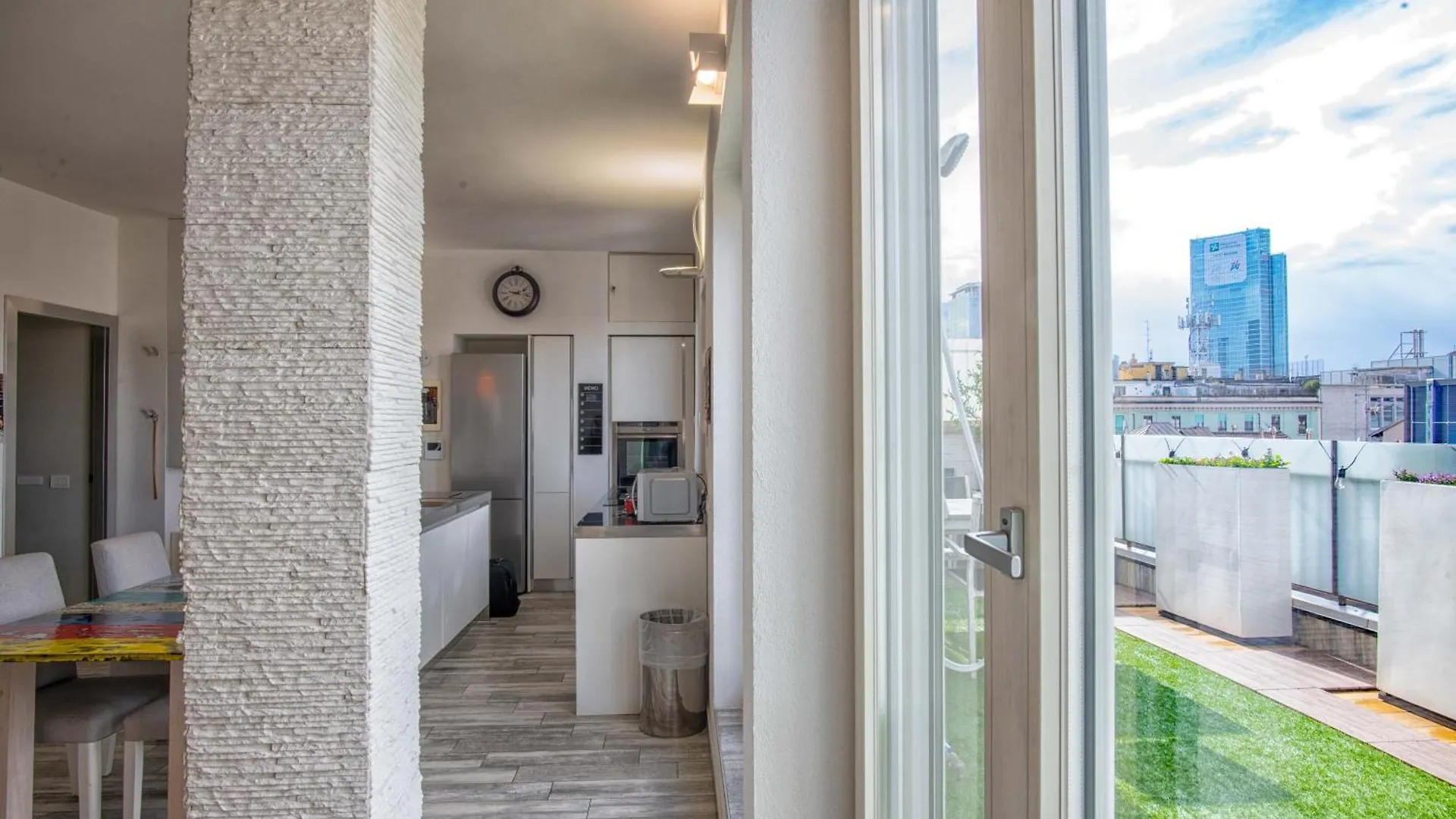 Luxury Flat With Terrace / Stunning Skyline View Apartment Milan Italy